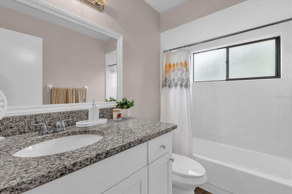 На продажу: $399,900 (3 спален, 2 ванн, 1766 Квадратных фут)