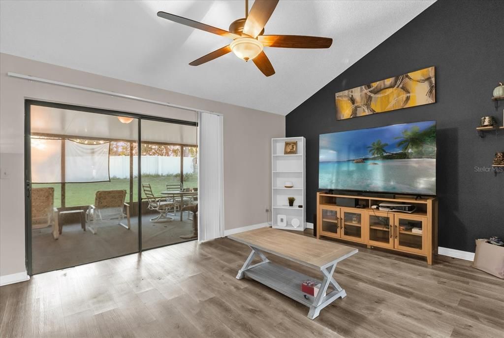 На продажу: $399,900 (3 спален, 2 ванн, 1766 Квадратных фут)