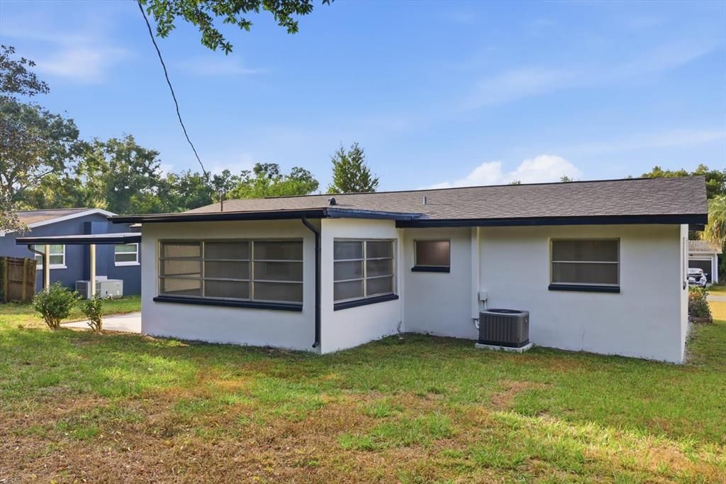 出租: $1,450 (2 贝兹, 1 浴室, 1076 平方英尺)