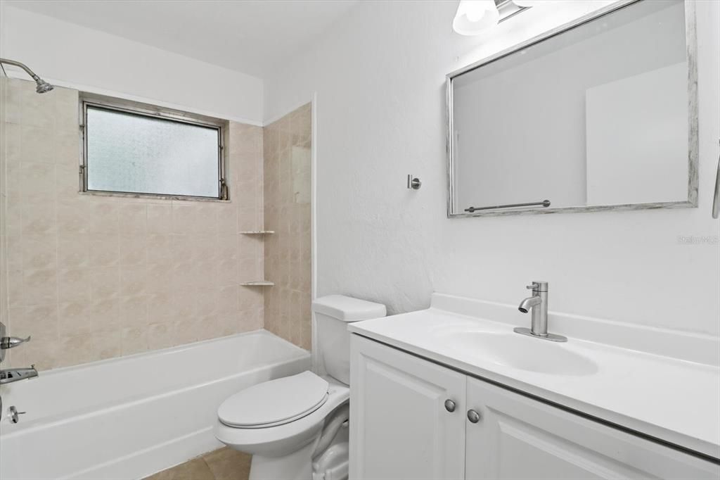 出租: $1,450 (2 贝兹, 1 浴室, 1076 平方英尺)