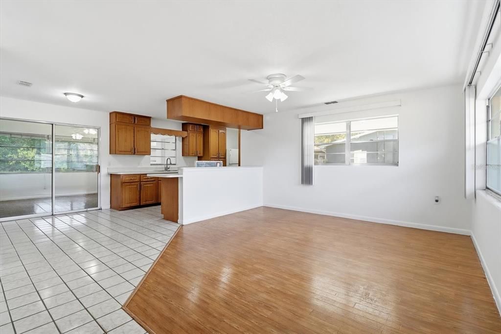 出租: $1,450 (2 贝兹, 1 浴室, 1076 平方英尺)