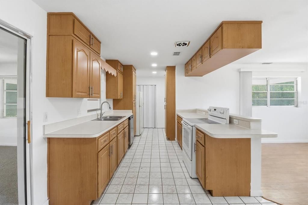 出租: $1,450 (2 贝兹, 1 浴室, 1076 平方英尺)