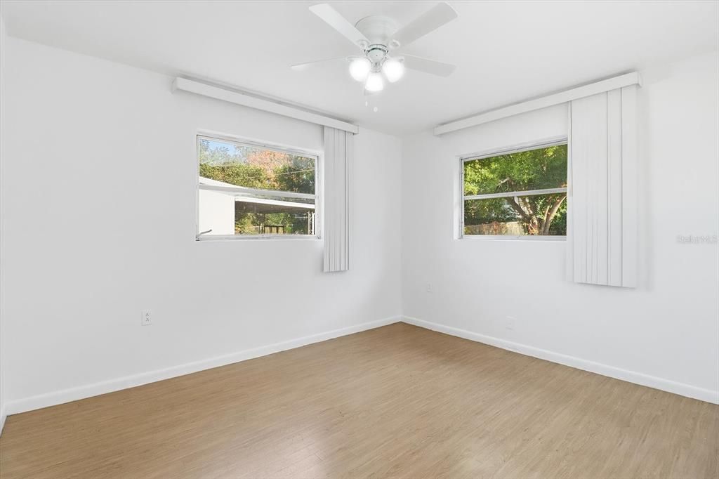 出租: $1,450 (2 贝兹, 1 浴室, 1076 平方英尺)