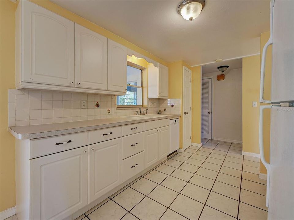 Activo con contrato: $249,000 (2 camas, 2 baños, 1150 Pies cuadrados)