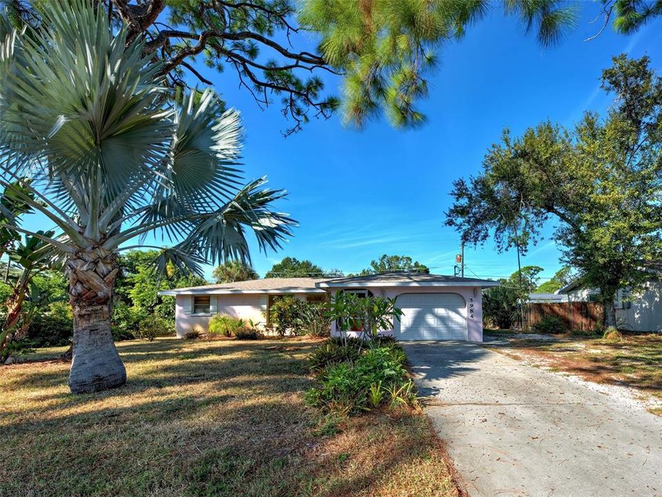 Activo con contrato: $249,000 (2 camas, 2 baños, 1150 Pies cuadrados)