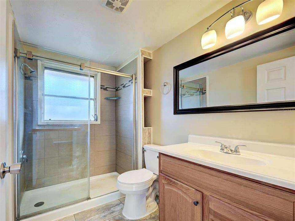 Activo con contrato: $249,000 (2 camas, 2 baños, 1150 Pies cuadrados)