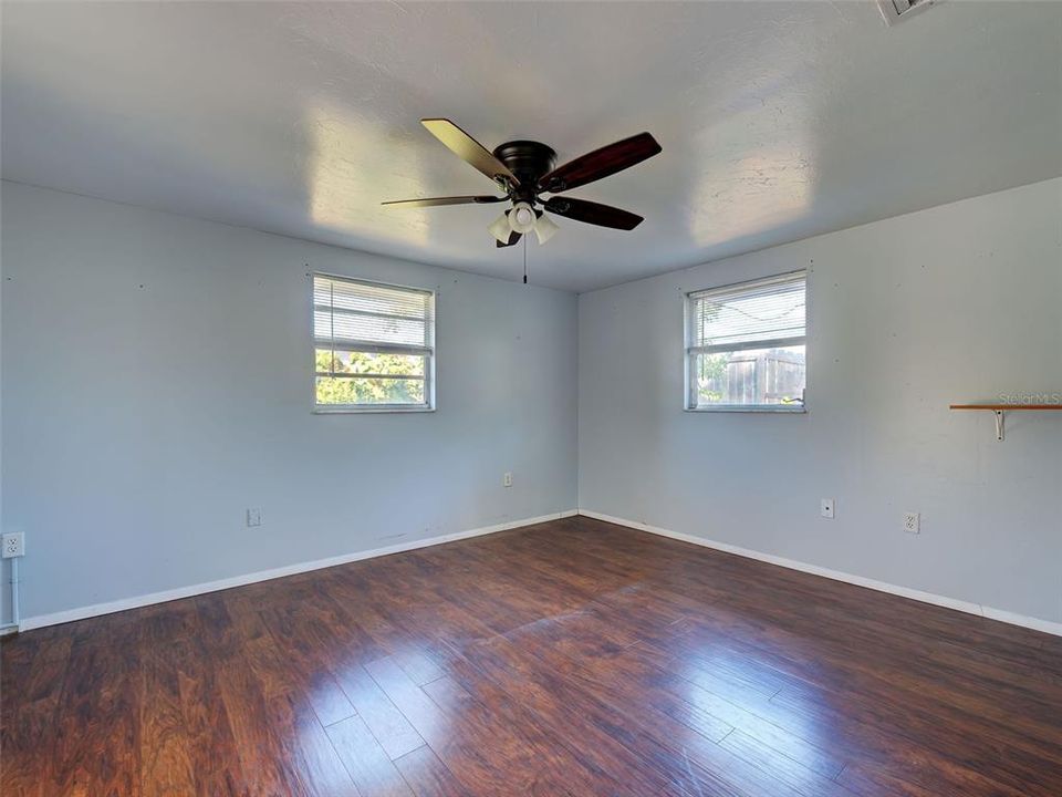 Activo con contrato: $249,000 (2 camas, 2 baños, 1150 Pies cuadrados)