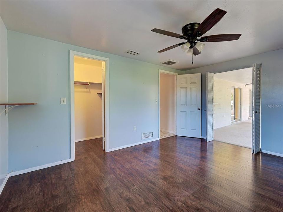 Activo con contrato: $249,000 (2 camas, 2 baños, 1150 Pies cuadrados)