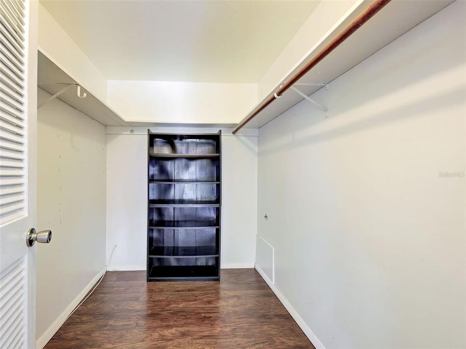 Activo con contrato: $249,000 (2 camas, 2 baños, 1150 Pies cuadrados)