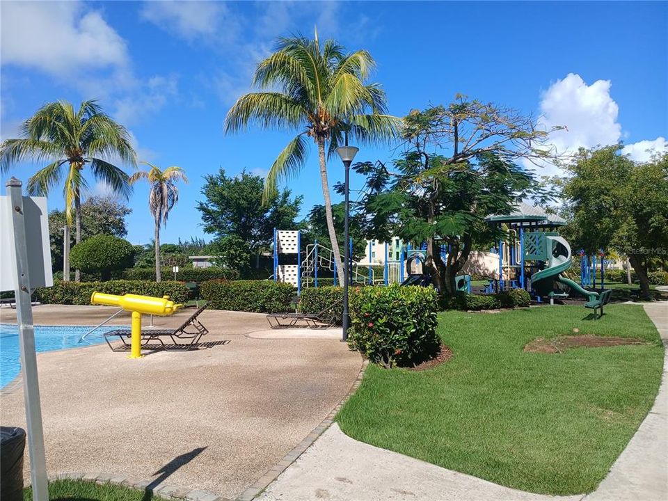 For Sale: $325,000 (3 beds, 2 baths, 1168 Square Feet)