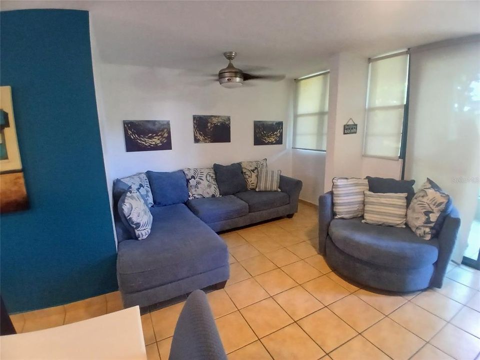 For Sale: $325,000 (3 beds, 2 baths, 1168 Square Feet)