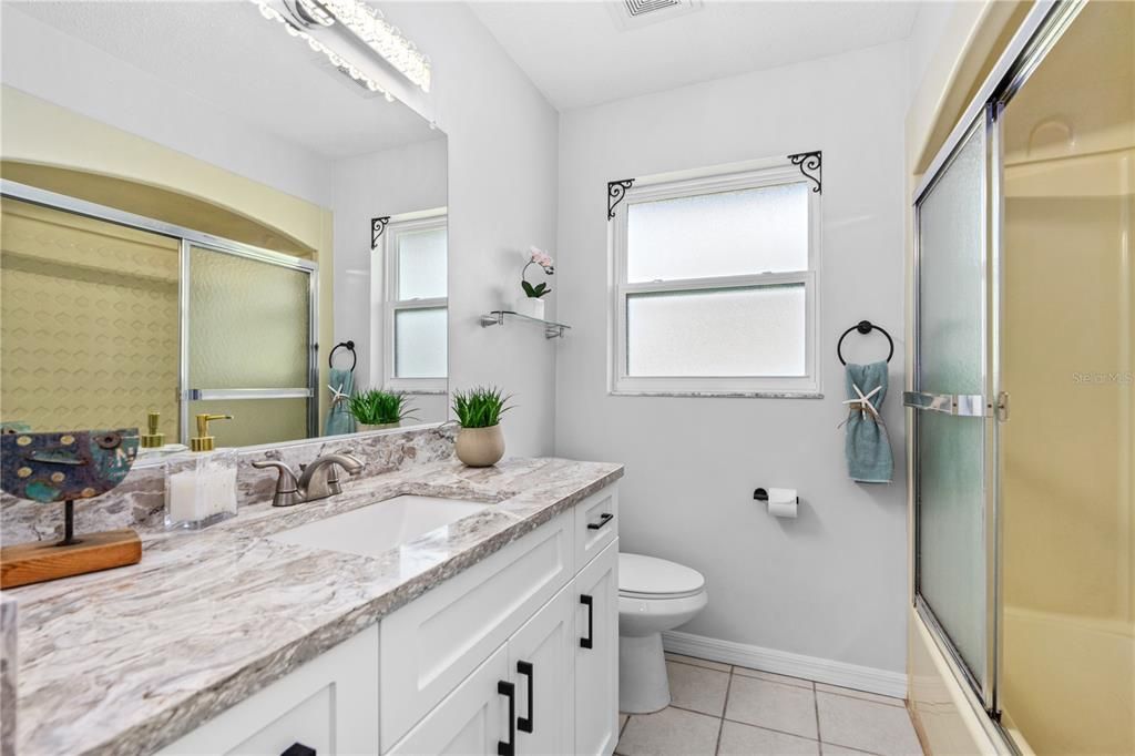 合同活跃: $325,000 (3 贝兹, 2 浴室, 1753 平方英尺)