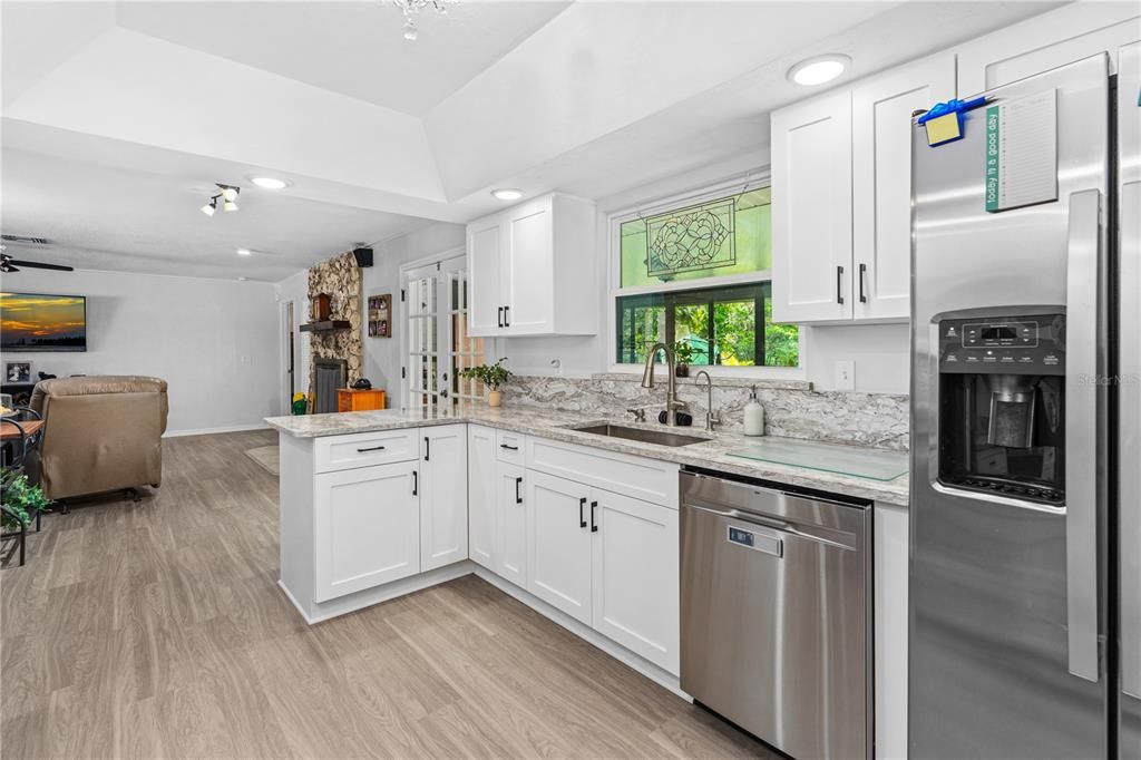 合同活跃: $325,000 (3 贝兹, 2 浴室, 1753 平方英尺)