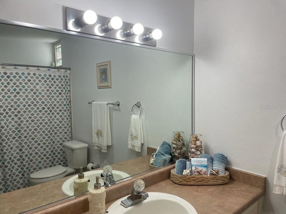 For Sale: $225,000 (3 beds, 2 baths, 1082 Square Feet)