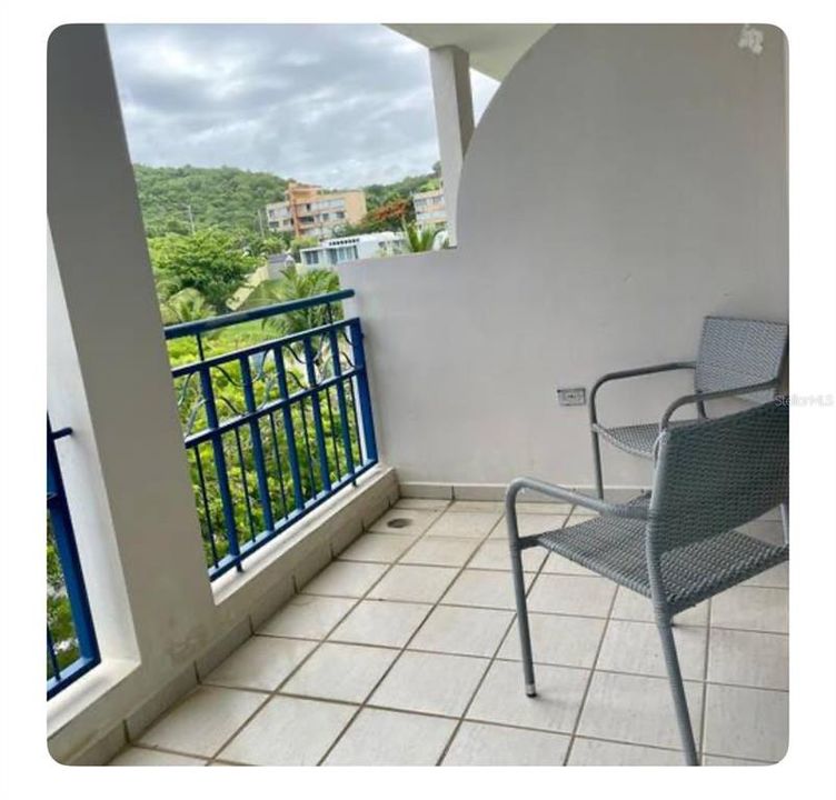 For Sale: $225,000 (3 beds, 2 baths, 1082 Square Feet)