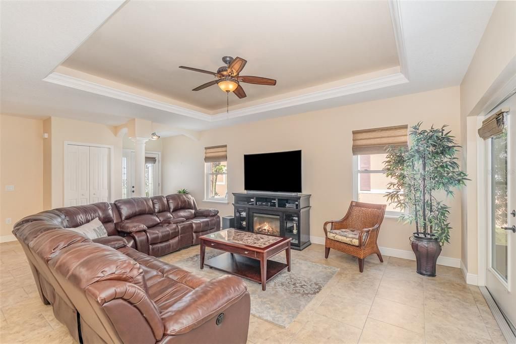 待售: $650,000 (3 贝兹, 2 浴室, 1601 平方英尺)