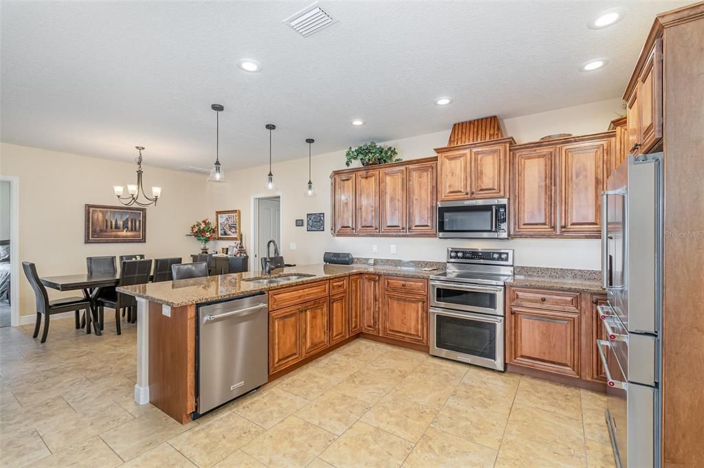 待售: $650,000 (3 贝兹, 2 浴室, 1601 平方英尺)