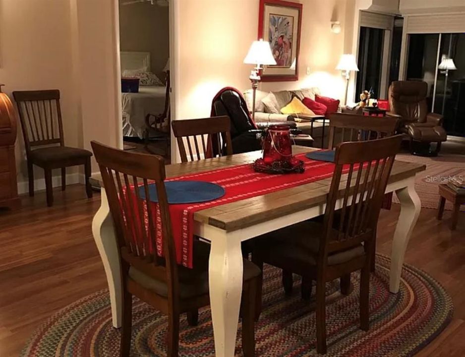 На продажу: $375,000 (2 спален, 2 ванн, 1235 Квадратных фут)