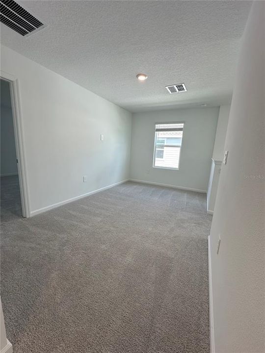 For Rent: $2,350 (4 beds, 2 baths, 1879 Square Feet)