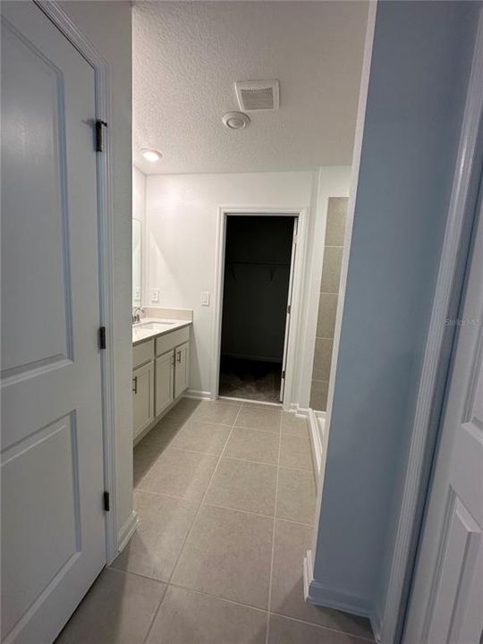 For Rent: $2,350 (4 beds, 2 baths, 1879 Square Feet)