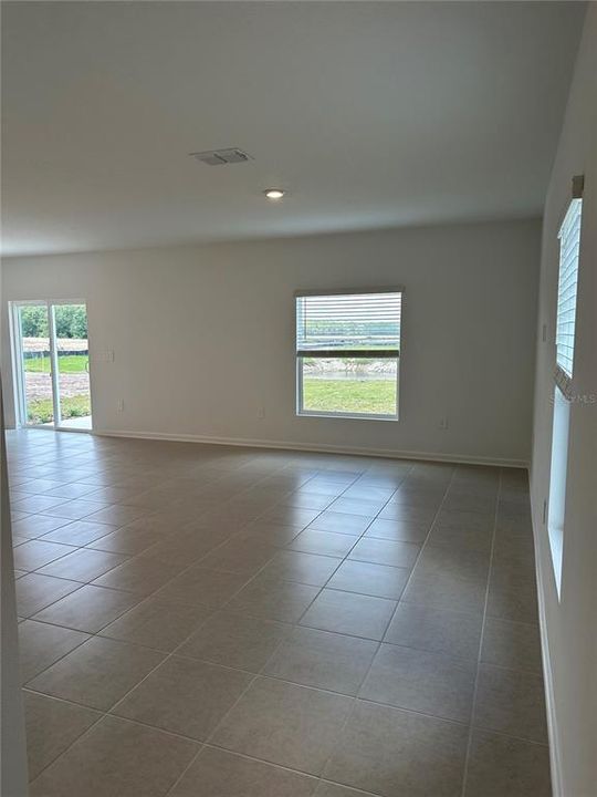 For Rent: $2,350 (4 beds, 2 baths, 1879 Square Feet)