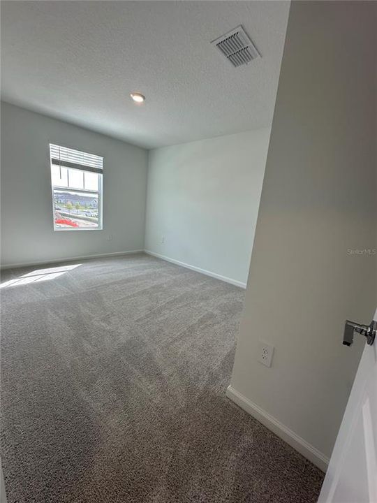 For Rent: $2,350 (4 beds, 2 baths, 1879 Square Feet)