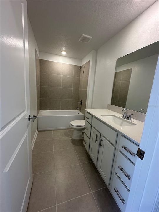 For Rent: $2,350 (4 beds, 2 baths, 1879 Square Feet)