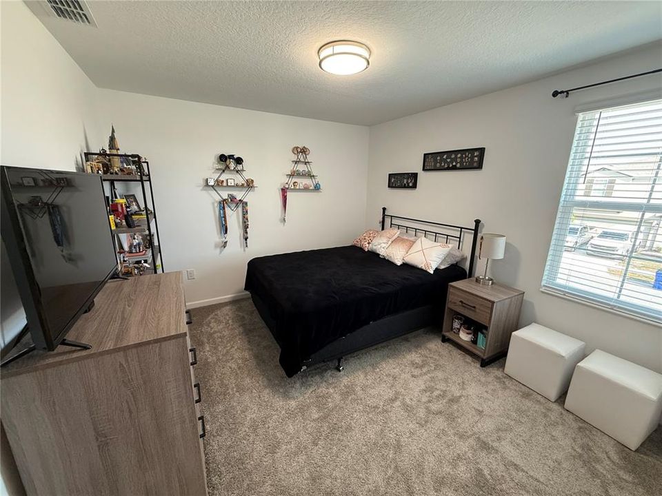 For Rent: $3,200 (4 beds, 2 baths, 3165 Square Feet)