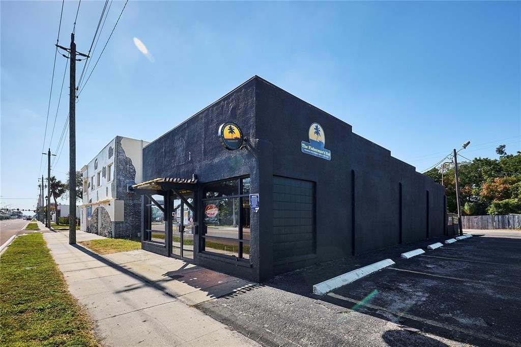 For Sale: $850,000 (0 beds, 0 baths, 2895 Square Feet)