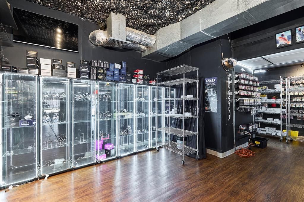 For Sale: $850,000 (0 beds, 0 baths, 2895 Square Feet)