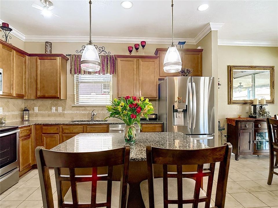 For Sale: $325,000 (3 beds, 2 baths, 1443 Square Feet)