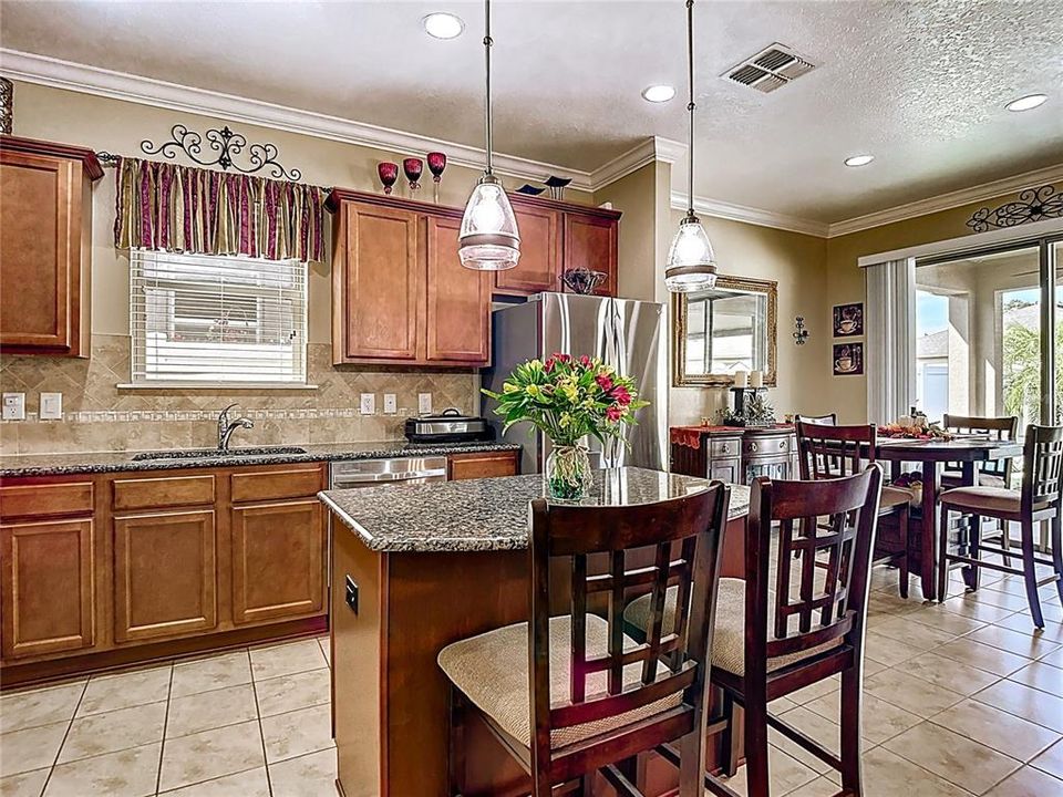 For Sale: $325,000 (3 beds, 2 baths, 1443 Square Feet)