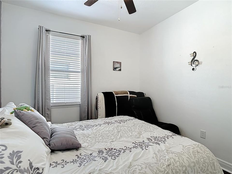 For Sale: $325,000 (3 beds, 2 baths, 1443 Square Feet)