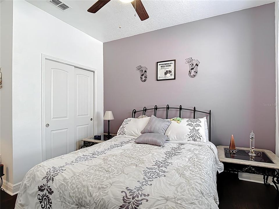 For Sale: $325,000 (3 beds, 2 baths, 1443 Square Feet)