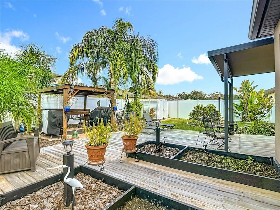 For Sale: $325,000 (3 beds, 2 baths, 1443 Square Feet)