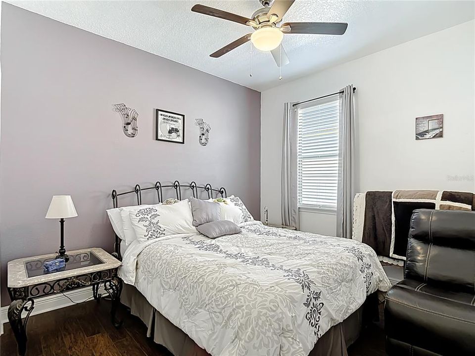 For Sale: $325,000 (3 beds, 2 baths, 1443 Square Feet)