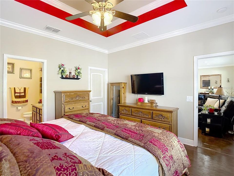 For Sale: $325,000 (3 beds, 2 baths, 1443 Square Feet)