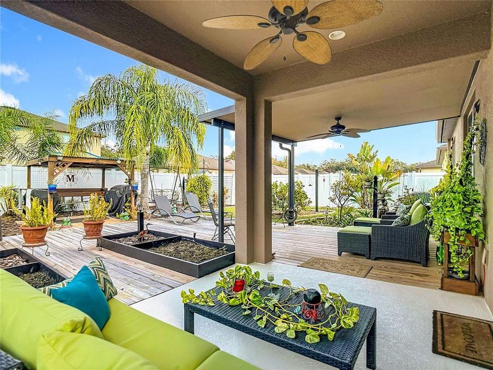 For Sale: $325,000 (3 beds, 2 baths, 1443 Square Feet)