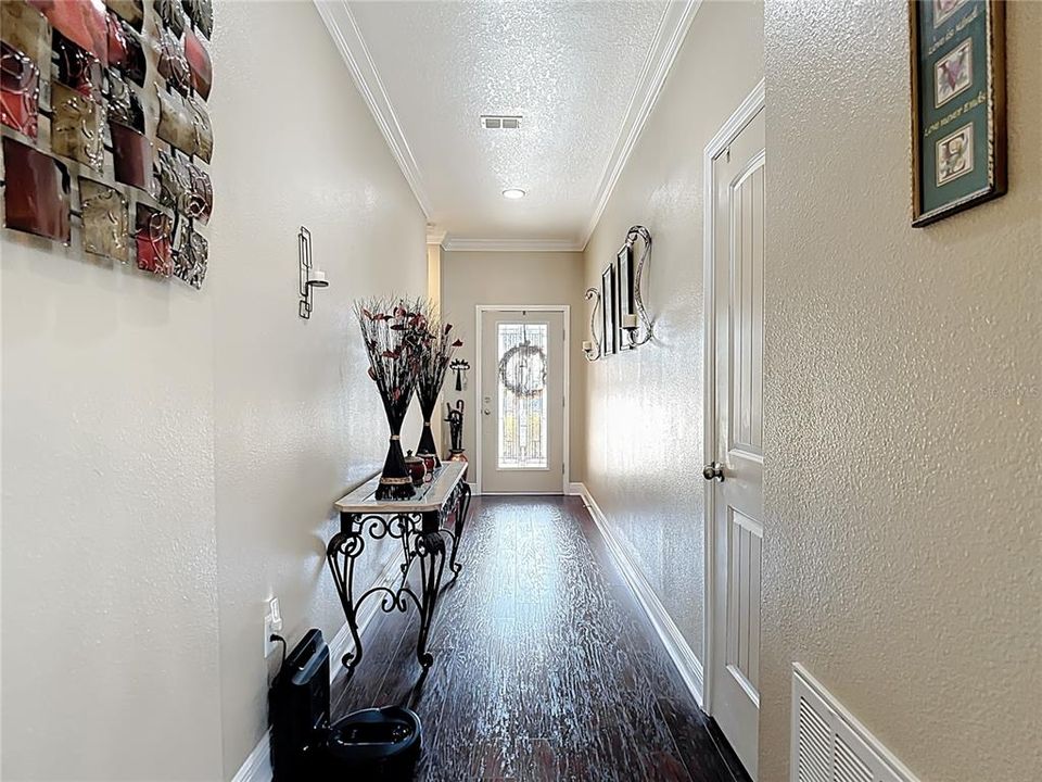 For Sale: $325,000 (3 beds, 2 baths, 1443 Square Feet)