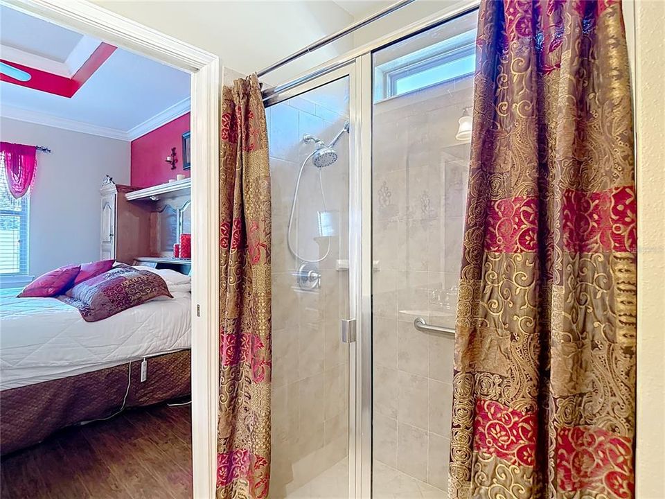 For Sale: $325,000 (3 beds, 2 baths, 1443 Square Feet)