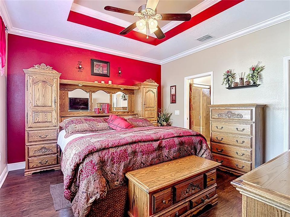 For Sale: $325,000 (3 beds, 2 baths, 1443 Square Feet)