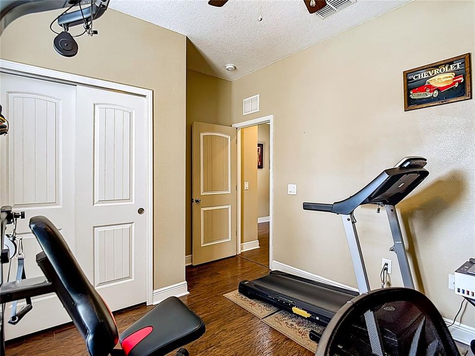 For Sale: $325,000 (3 beds, 2 baths, 1443 Square Feet)