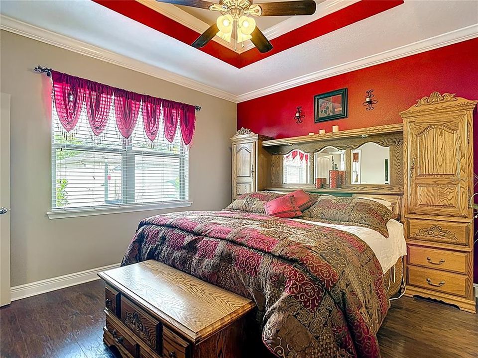 For Sale: $325,000 (3 beds, 2 baths, 1443 Square Feet)