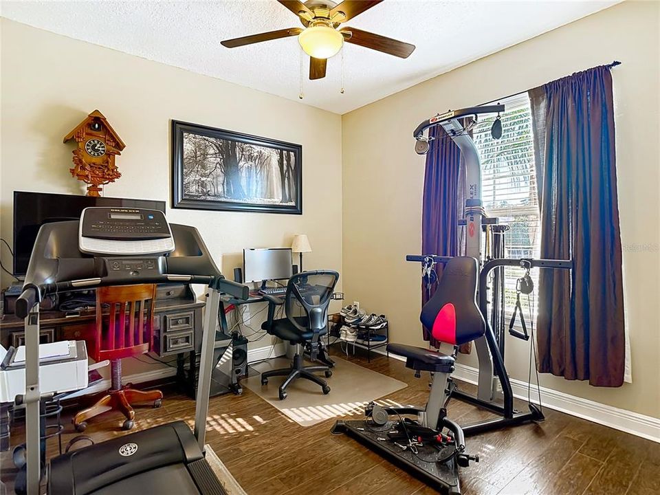 For Sale: $325,000 (3 beds, 2 baths, 1443 Square Feet)