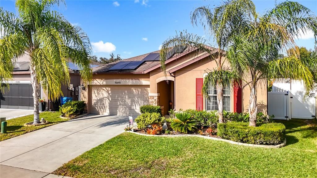 For Sale: $325,000 (3 beds, 2 baths, 1443 Square Feet)