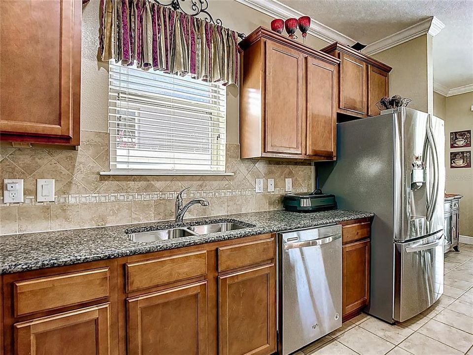 For Sale: $325,000 (3 beds, 2 baths, 1443 Square Feet)