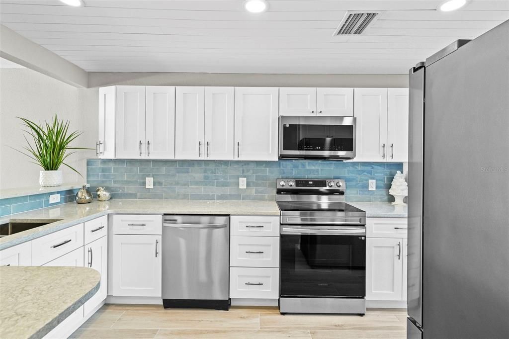 待售: $569,000 (2 贝兹, 2 浴室, 1400 平方英尺)