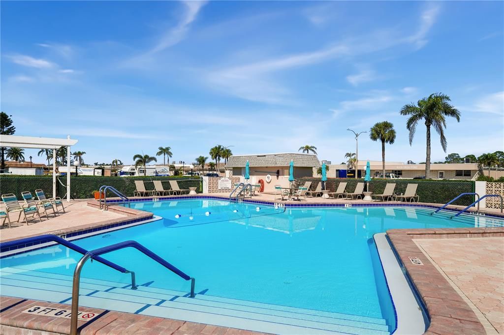 待售: $569,000 (2 贝兹, 2 浴室, 1400 平方英尺)