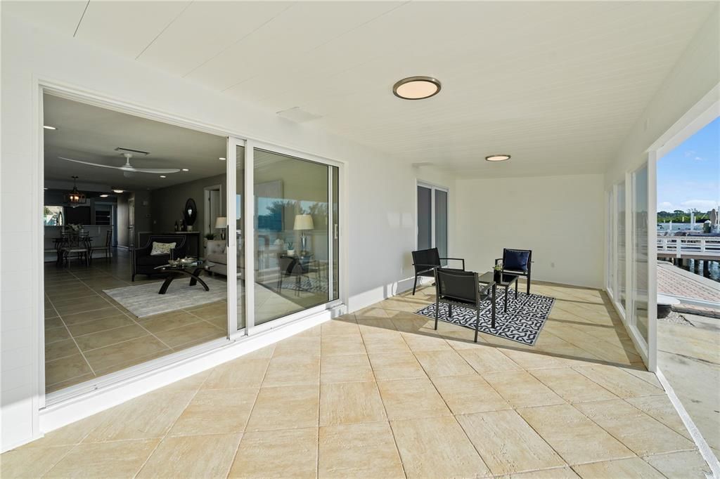 待售: $569,000 (2 贝兹, 2 浴室, 1400 平方英尺)