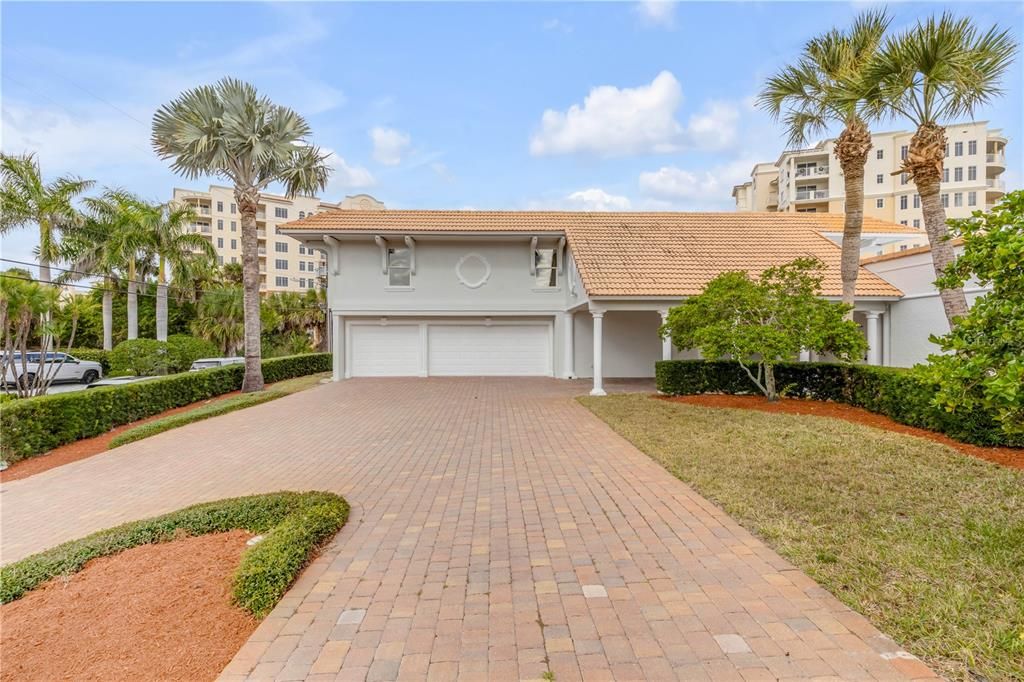 For Sale: $4,200,000 (5 beds, 6 baths, 4768 Square Feet)